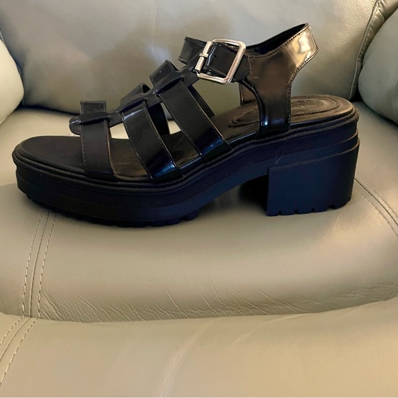 ASOS Hollis Huarache Y2K Chunky Fisherman Mid Heeled Strappy Sandals Black W9 - Picture 7 of 7